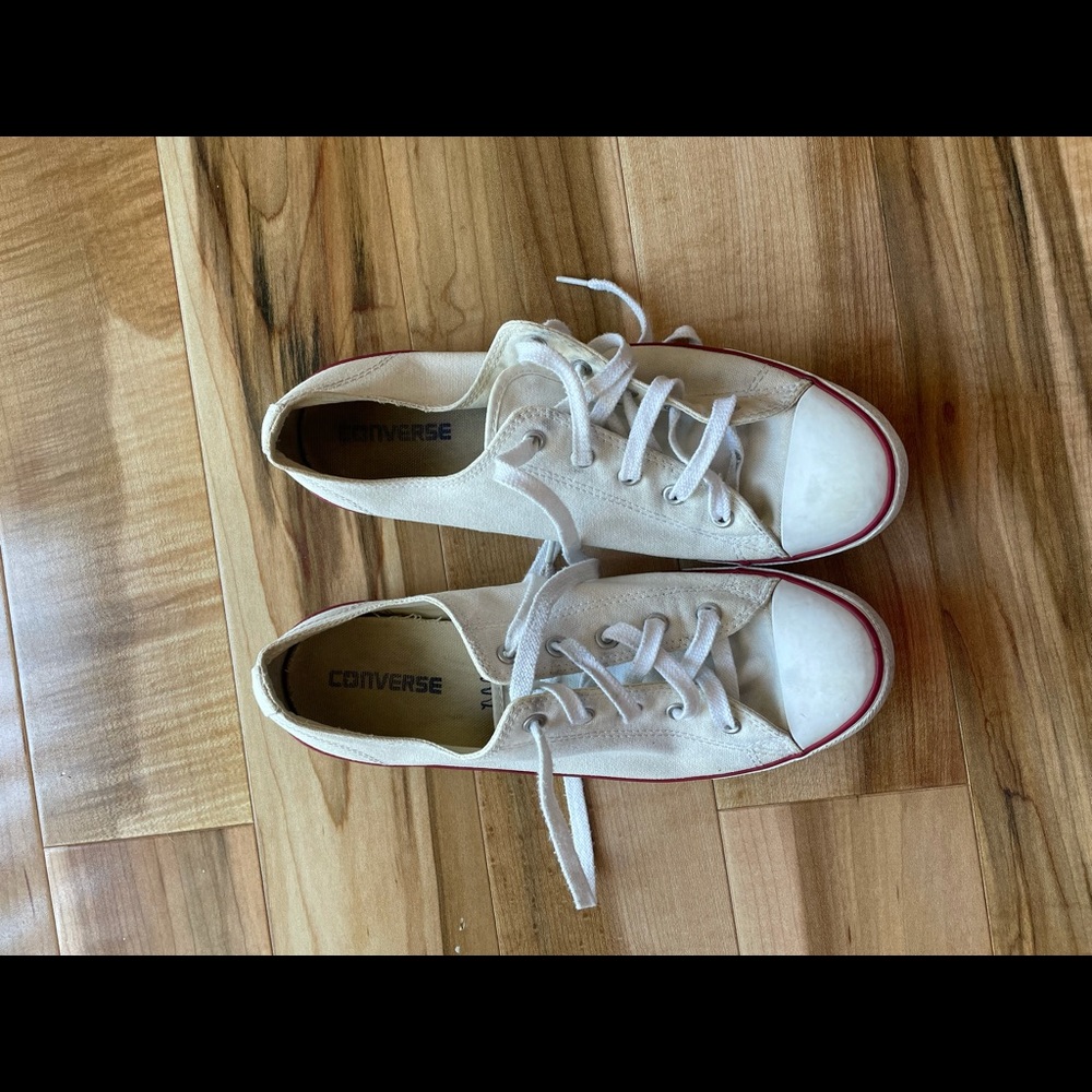 Women’s Size 11 white converse